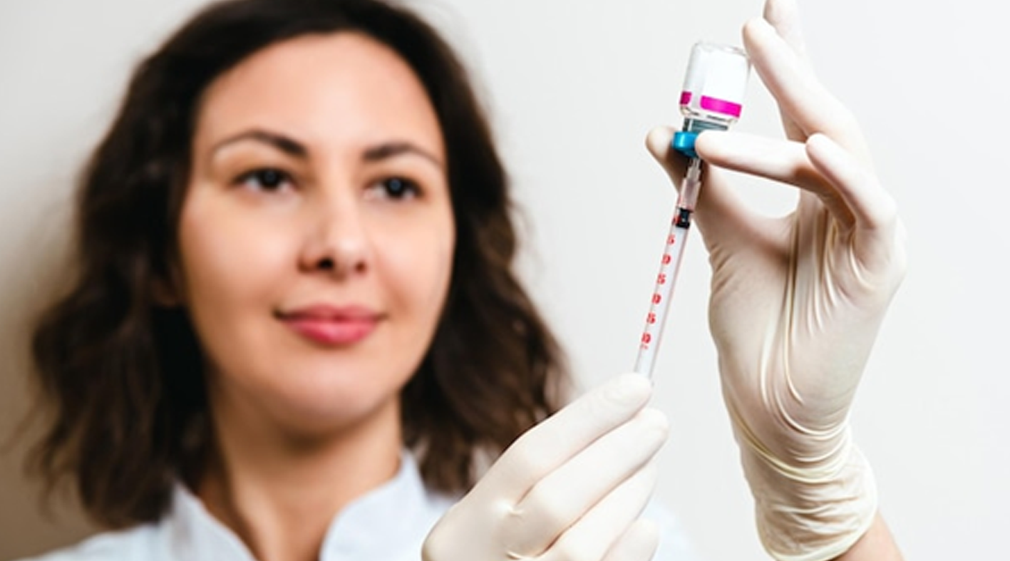 Understanding Roles Dermatologist vs. Esthetician in Skin Care